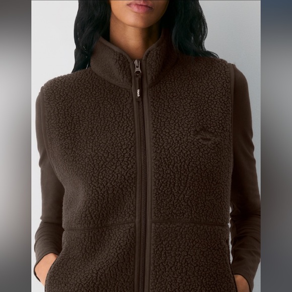 Aritzia Polartec Thermal Pro Mockneck Hi-hip Vest Size XL, Rich Mocha Brown - Picture 11 of 12